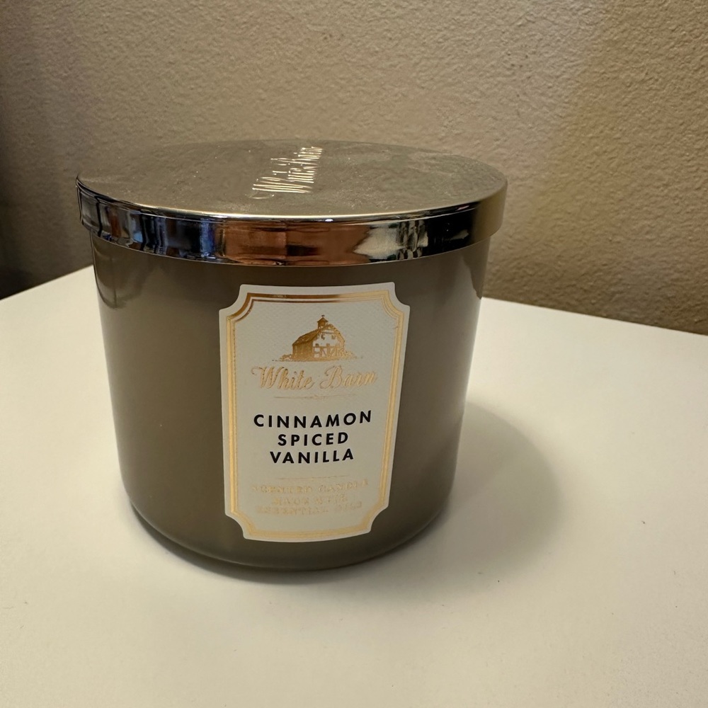 Bath & Body Works 3 wick (14.5oz) candle